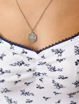 Футболка с фигурным вырезом каре из эластичного трикотажа кашкорсе