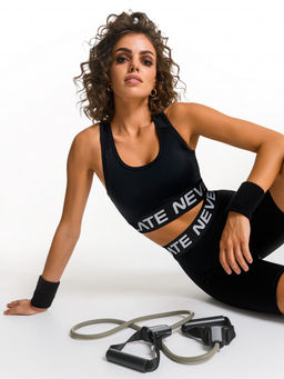 Спортивный топ-бра с брендированной резинкой с силиконом для фиксации