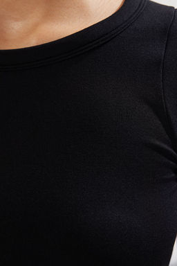 TRENDYOLMILLA Siyah Seamless/Dikissiz Orme Spor T-Shirt THMSS25TS00000 фото 5