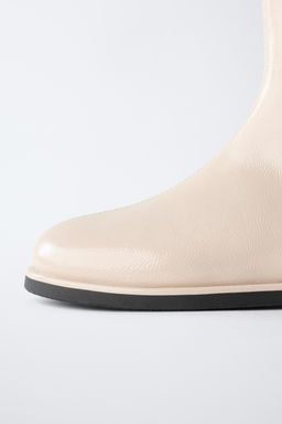 ECRU PATENT-FINISH ANKLE BOOTS - Zara фото 6