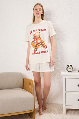 Trendyolmilla Ekru %100 Pamuklu Ay?c?kl? Sloganl? Sortlu Orme Pijama Tak?m? THMSS25PT00349 фото 2