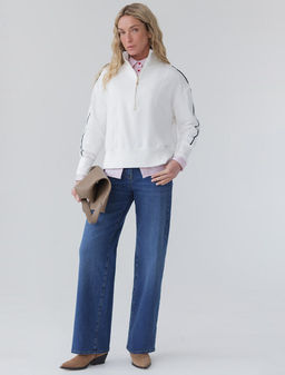 Джинсы трубы с декоративной стиркой из эластичного облегченного денима - Vilatte фото 5