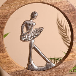 Сувенир интерьерный в деревянном кольце «Балерина», 30×8×33 см