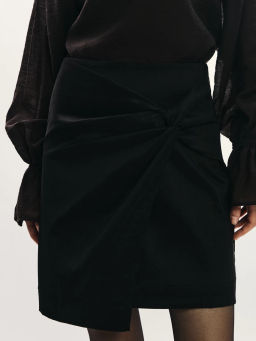 Юбка мини с драпировкой / Zarina