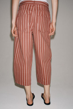 PANTAL?N CROPPED RAYAS ZW COLLECTION / Granate - Zara фото 3