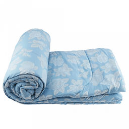 Одеяло 2-х спальное "Розы" на голубом, классическое/зимнее, 172х205см, наполнитель 400г/м2, файбер высшего сорта, чехол поплекс (пэ100%), стеганое, упак "Компакт" пакет ПВХ, еврослот, д25х55см/1,2кг, "Домашняя мода" (Россия)