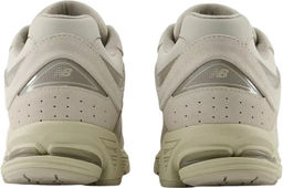 Кроссовки взрослые