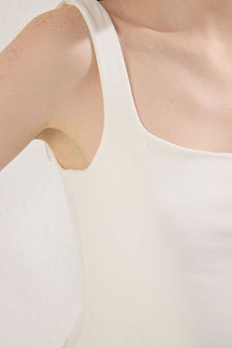 Ekru Kare Yaka Fitted/Vucuda Oturan Soft Touch/Yumusak C?tc?tl? Esnek Orme Body TWOSS24BD00001