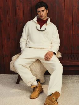 Брюки relax fit из фактурной ткани / Zarina