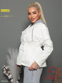 Женская весенняя ветровка