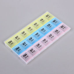 Цена за 3 шт. Таблетница - органайзер 21 ячейка "Три недельки", цвет как на фото, 21,5*12*2,3см (пакет с подвесом)