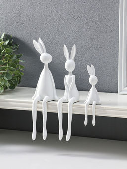 Сувенир полистоун "Семья зайцев" белый набор 3 шт 4,5х4х14,7 6,5х3,8х23,5 7,2х7,5х25 см