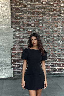 PLEATED SHORT DRESS WITH POCKETS