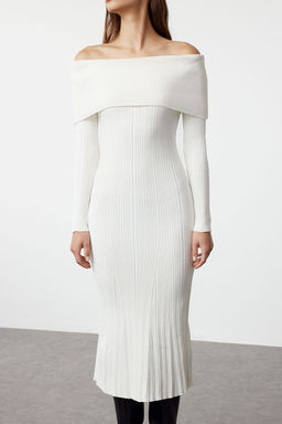 Ekru Midi Triko Basic Carmen Yaka Elbise TWOAW25EL00033