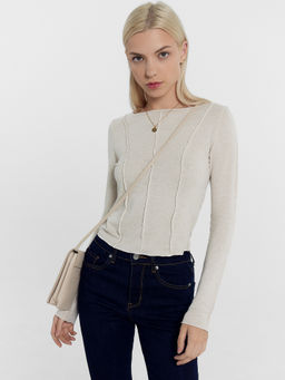 Джемпер женский в светло-бежевом цвете