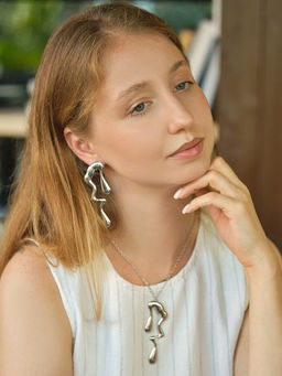 Гарнитур 2 предмета: кулон, серьги Капли таяние, цвет серебро