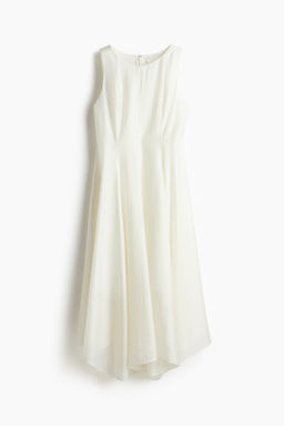Vestido con bajo asim?trico