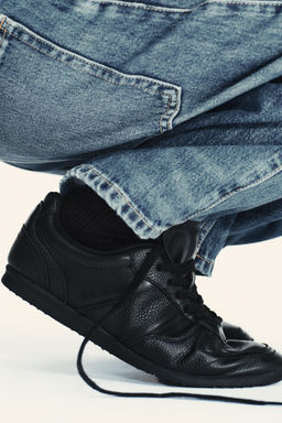 LEATHER TRAINERS