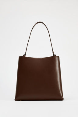 MINIMALIST BUCKET BAG