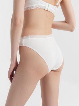 Цена за 2 штуки! Трусы женские классические в белом цвете белый1 412402 - Mark formelle фото 5