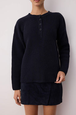 More Sustainable Lacivert Pamuklu Genis Kal?p Dugmeli Triko Kazak TWOAW26KZ00117