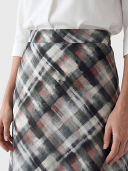 Beli Lastikli Ekose Y?rtma?l? Etek