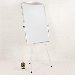 Флипчарт-магнитно-маркерная доска, регулируется по высоте, размер доски — 60×90 см