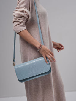 Сумка кожаная багет Deboro 30138 голубая вода