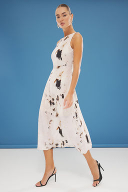 TRENDYOLMILLA Ekru Animal Desenli A Kesim Midi Mat Saten Dokuma Elbise TWOSS25EL00142