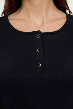 Siyah C?tc?tl? Fitted/Vucuda Oturan Fitilli Esnek Orme Bluz TWOAW25BZ00080