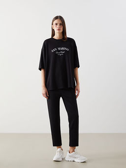 Bisiklet Yaka Bask?l? Oversize Kad?n Ti??rt