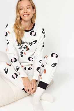 Beyaz %100 Pamuklu Leopar Desenli Sloganl? Tshirt-Jogger Orme Pijama Tak?m? THMAW24PT00211 - Trendyolmilla фото 2