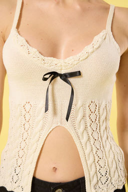 Trendyolmilla Kemik Kurdele Detayl? Ask?l? Bluz TWOSS25BZ00188