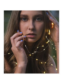 Гирлянда «Нить» 1 м роса, IP20, серебристая нить, 10 LED, батарейки CR2032×2 (в комплекте), свечение тёплое белое