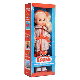 Кукла Элис на прогулке