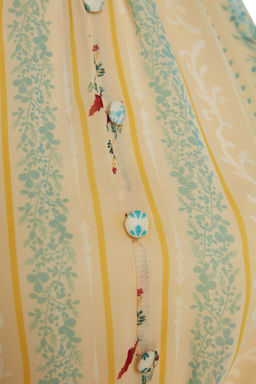 Sar? Cicek Desenli A-Kesim Boho Kat Kat Astarl? Sifon Ucus Ucus Dokuma Mini Elbise TWOSS23EL02056