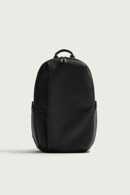 MOCHILA ENGOMADA / Negro