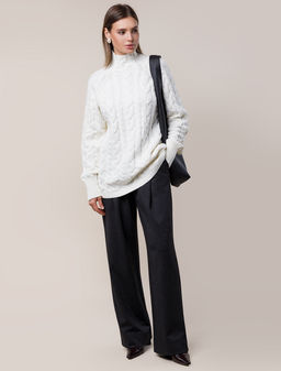 Удлиненный свитер фактурной вязки с узором косы - Vilatte фото 5