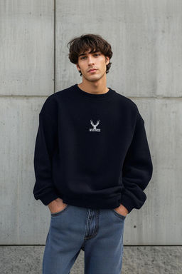 Lacivert Oversize/Genis Kesim Bisiklet Yaka Uzun Kol Hayvan Nak?sl? Sweatshirt TMNAW24SW00169