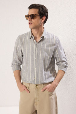 TRENDYOL MAN Bej Lacivert Cizgili Regular Fit Keten Gorunumlu Gomlek TMNSS25GO00037