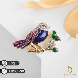 Брошь Птичка на веточке, цветная в золоте