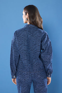 Koyu Mavi Animal Zebra Desenli Denim Gomlek Ceket TWOSS25CE00046 - Trendyolmilla фото 4