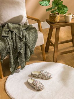 ?i?ek Desenli Kad?n Ev Terli?i