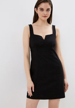 Приталенное платье