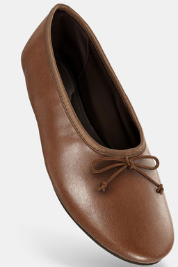 LEATHER BALLET FLATS WITH BOW - Zara фото 7