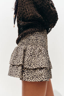 WIDE-WAIST BERMUDA SHORTS WITH RUFFLES - Zara фото 20