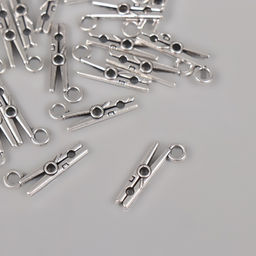 Цена за 20 шт. Металлический элемент, декоративная подвеска «Арт Узор. Прищепка», серебро, 1.9×0.7 см