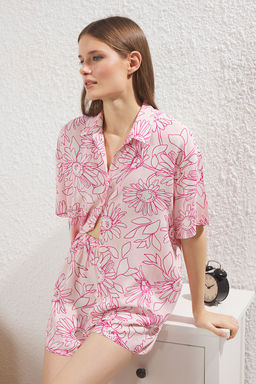 Trendyolmilla Pembe Cicekli Viskon Sortlu Dokuma Pijama Tak?m? THMSS25PT00305