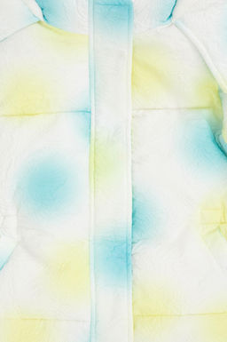 Кремовое пальто для девочки Неожиданная скидка в корзине