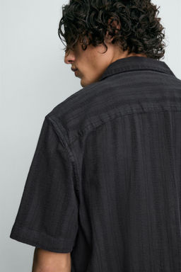 CAMISA ESTRUCTURA LAVADA / Negro - Zara фото 6